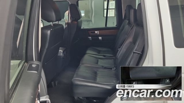 Land Rover Discovery 2013 — photo 10