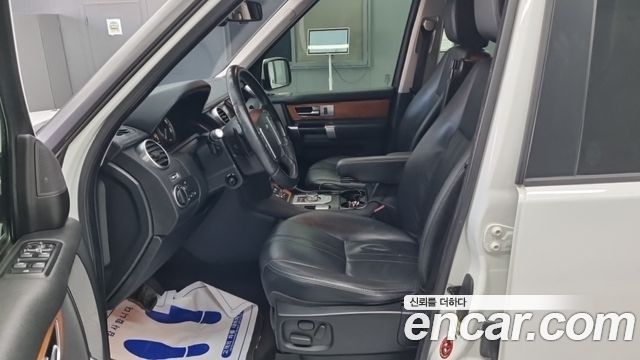 Land Rover Discovery 2013 — photo 13