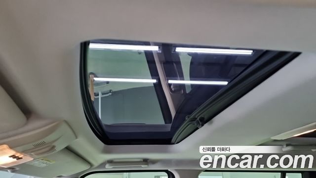 Land Rover Discovery 2013 — photo 16