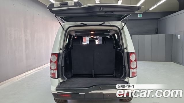 Land Rover Discovery 2013 — photo 18