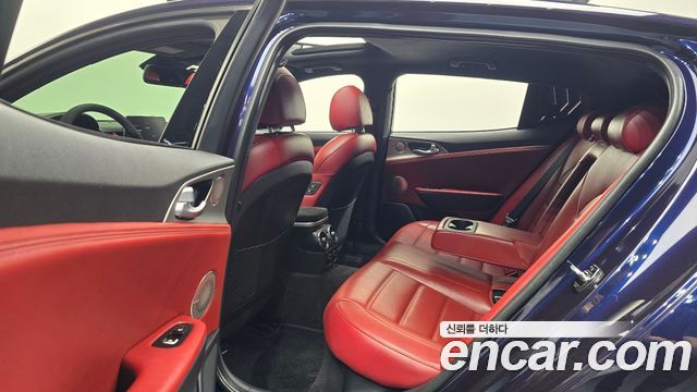 Kia Stinger 2019 — photo 12
