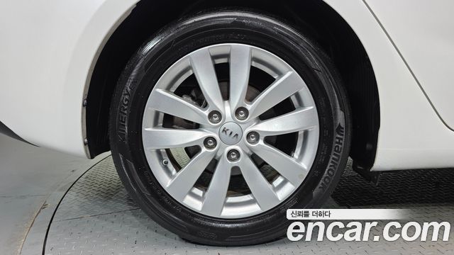 Kia K3 2015 — photo 5