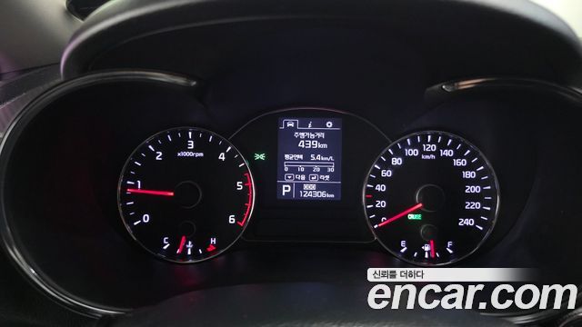 Kia K3 2015 — photo 11