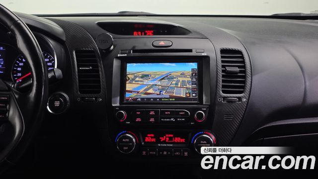Kia K3 2015 — photo 20