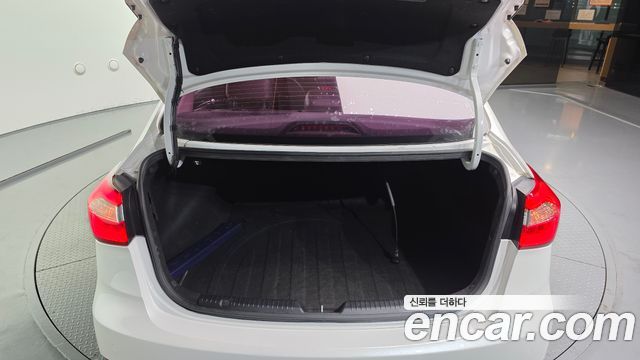 Kia K3 2015 — photo 26