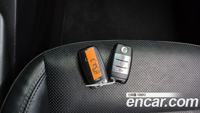 Kia K3 2015 — photo 32