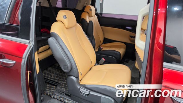 Kia Canival 2021 — photo 17