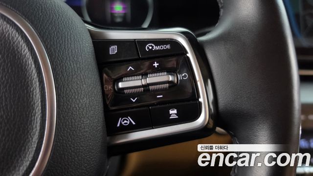 Kia Canival 2021 — photo 22