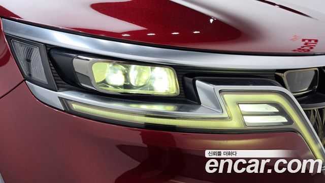 Kia Canival 2021 — photo 8