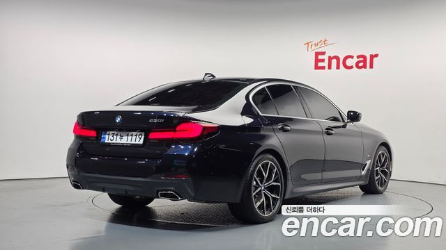 BMW 5-Series 2023 — photo 2
