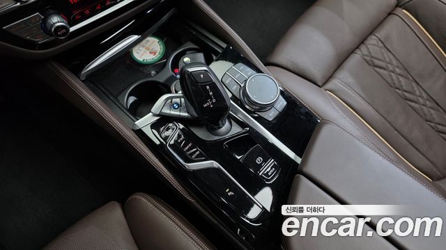 BMW 5-Series 2023 — photo 9
