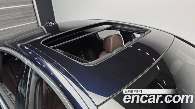 BMW 5-Series 2023 — photo 19