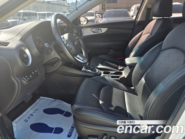 Kia K3 2022 — photo 12