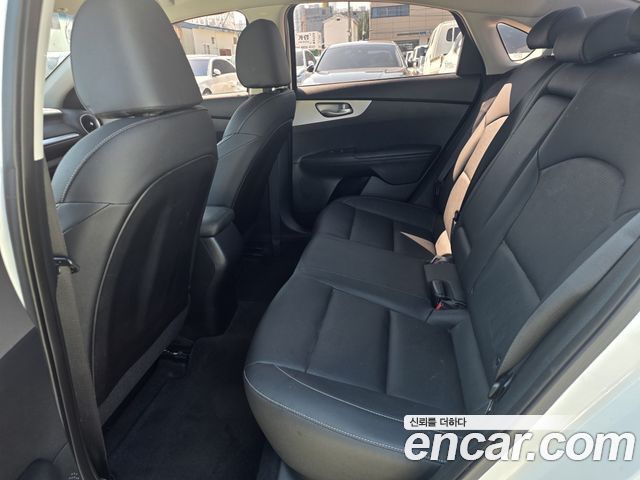 Kia K3 2022 — photo 13