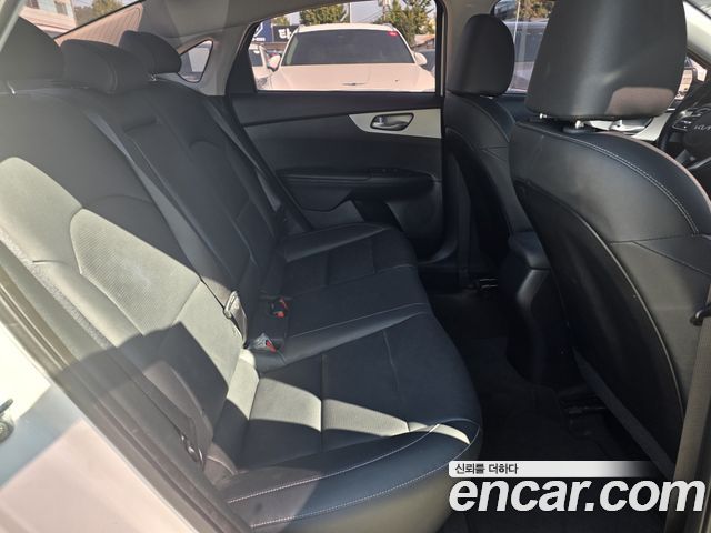 Kia K3 2022 — photo 14