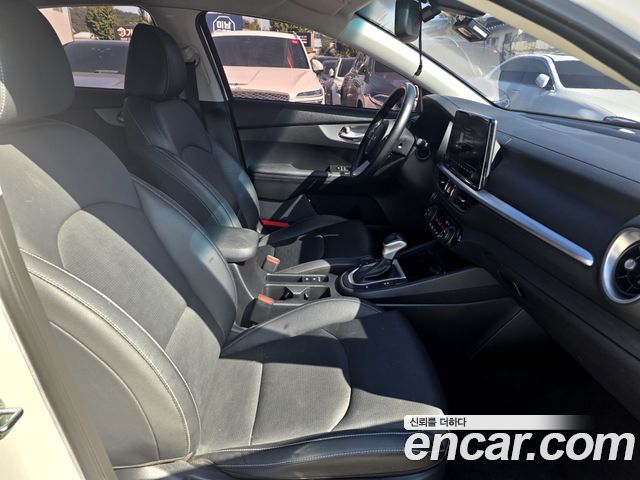 Kia K3 2022 — photo 15