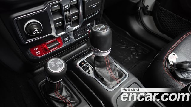 Jeep Wrangler 2020 — photo 12
