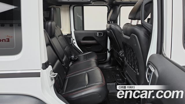 Jeep Wrangler 2020 — photo 17