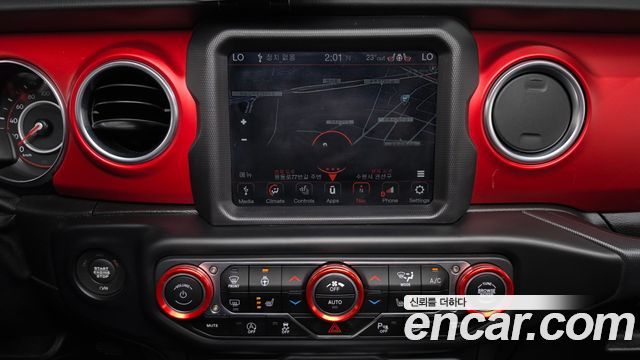 Jeep Wrangler 2020 — photo 18