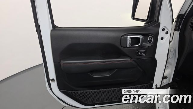 Jeep Wrangler 2020 — photo 14