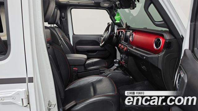 Jeep Wrangler 2020 — photo 16