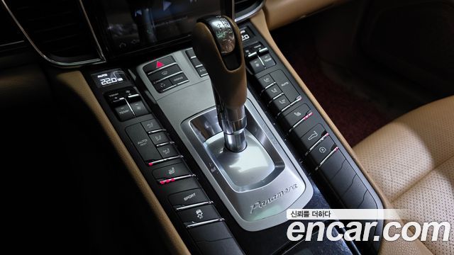 Porsche Panamera 2012 — photo 9