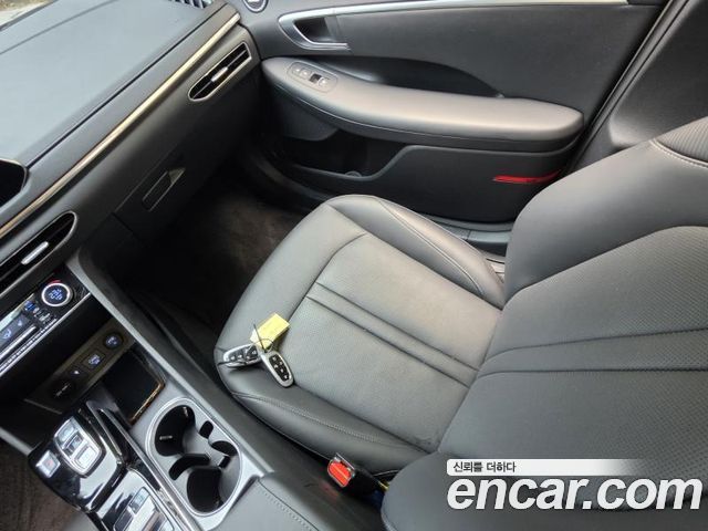 Hyundai Sonata 2021 — photo 16