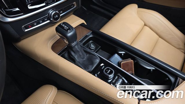 Volvo S90 2017 — photo 12