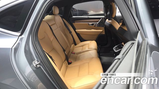Volvo S90 2017 — photo 18