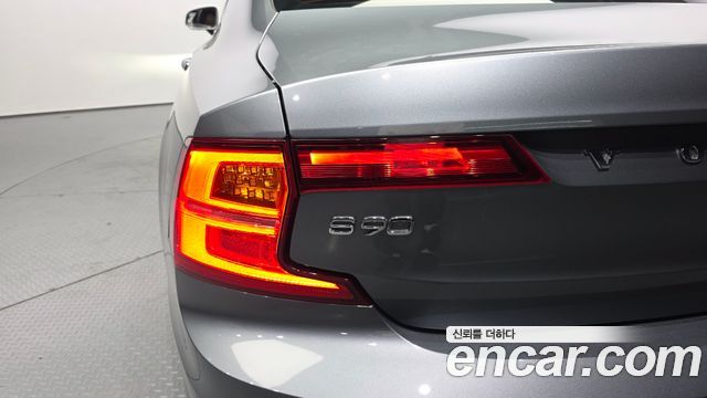 Volvo S90 2017 — photo 9