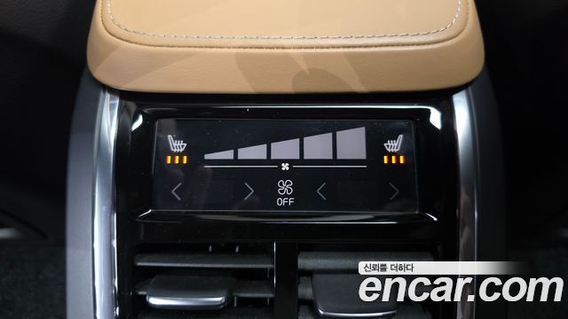 Volvo S90 2017 — photo 27