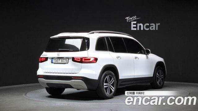 Mercedes-Benz GLB-Class 2021 — photo 2