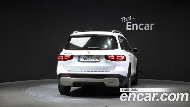 Mercedes-Benz GLB-Class 2021 — photo 4