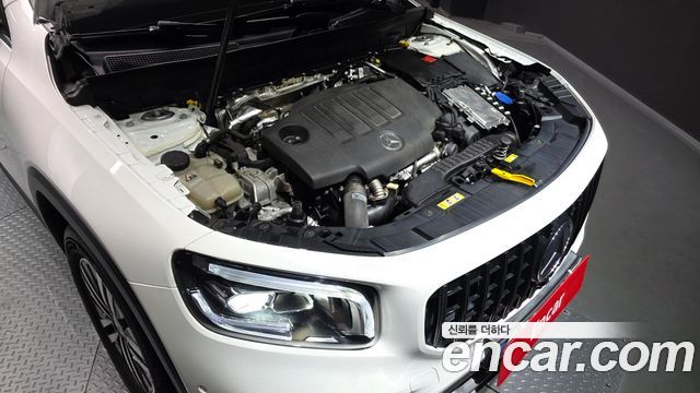 Mercedes-Benz GLB-Class 2021 — photo 6