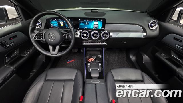 Mercedes-Benz GLB-Class 2021 — photo 7