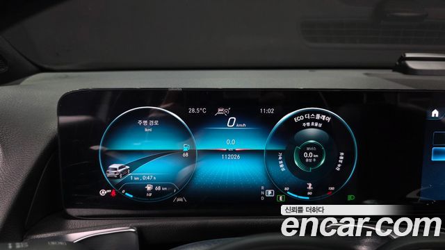 Mercedes-Benz GLB-Class 2021 — photo 8