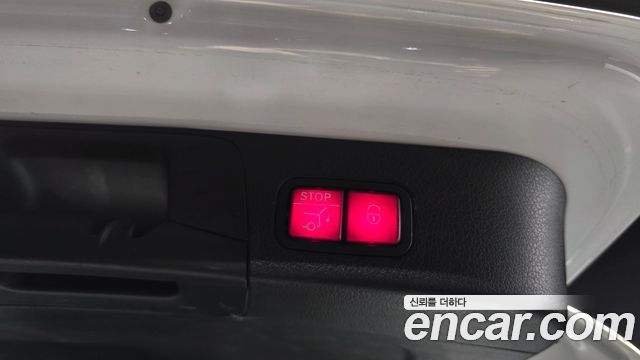 Mercedes-Benz GLB-Class 2021 — photo 18