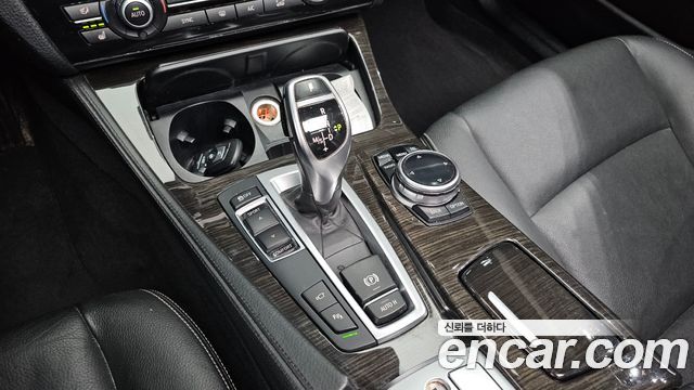 BMW 5-Series 2014 — photo 9