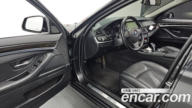 BMW 5-Series 2014 — photo 11