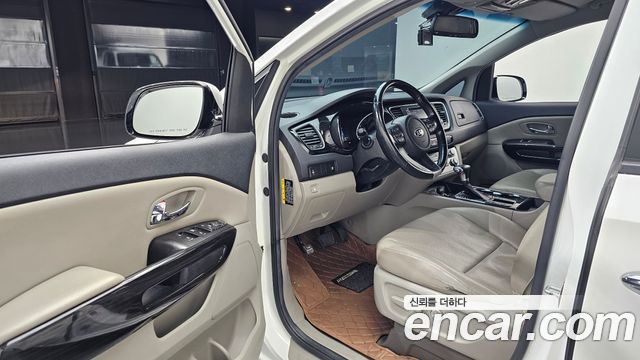 Kia Canival 2019 — photo 10