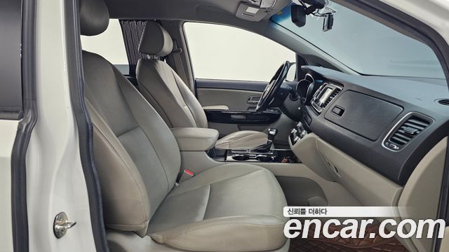 Kia Canival 2019 — photo 11