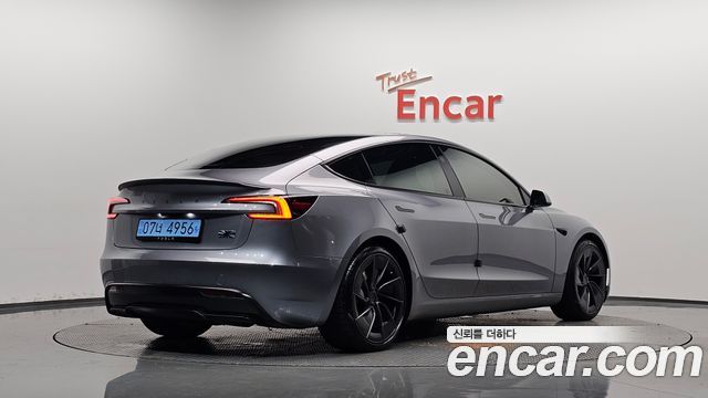 Tesla Model 3 2026 — photo 2