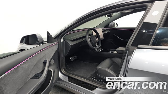 Tesla Model 3 2026 — photo 13