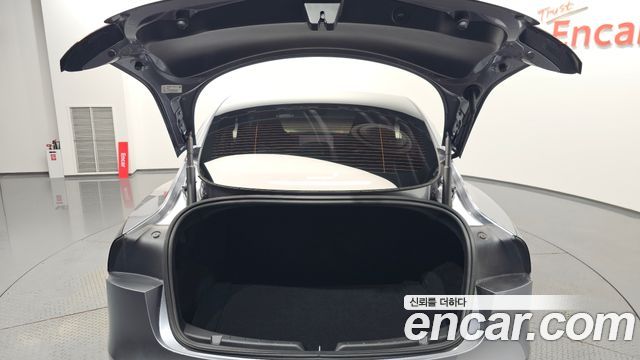 Tesla Model 3 2026 — photo 36