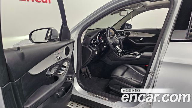 Mercedes-Benz GLC-Class 2019 — photo 13