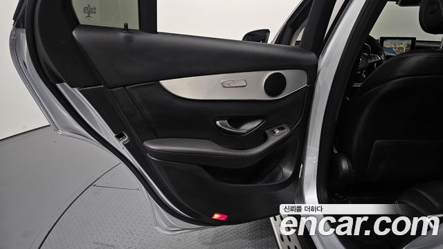Mercedes-Benz GLC-Class 2019 — photo 15