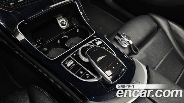Mercedes-Benz GLC-Class 2019 — photo 33