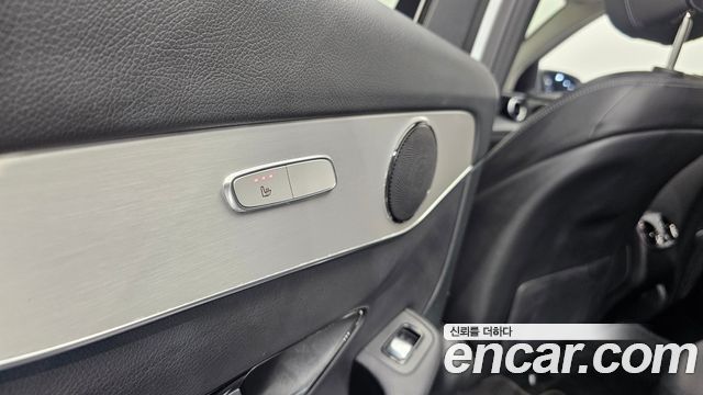 Mercedes-Benz GLC-Class 2019 — photo 36
