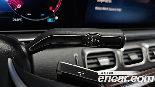 Mercedes-Benz GLE-Class 2024 — photo 12