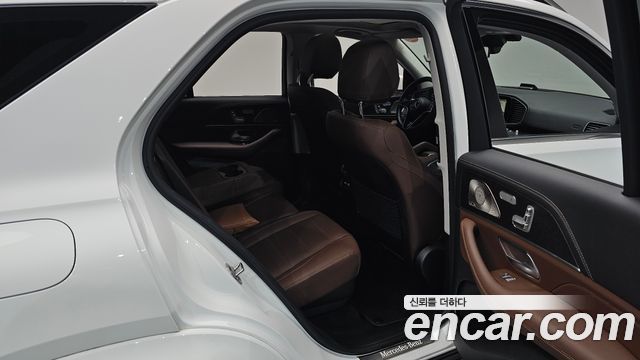 Mercedes-Benz GLE-Class 2024 — photo 18